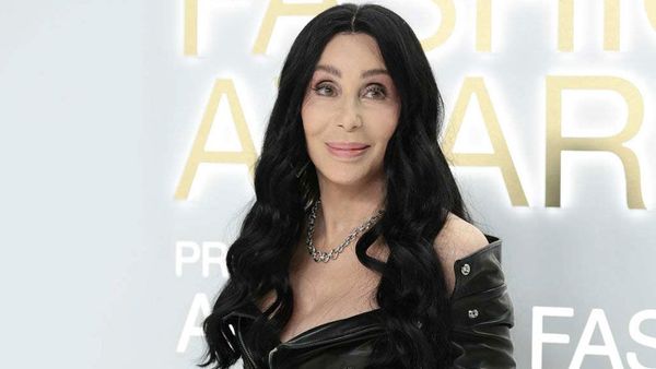 Cher Headlines 'All-Women' Victoria's Secret Fashion Show, and Gay Instagram is Reeling