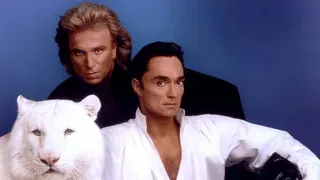 Siegfried & Roy Head to Apple TV+ for Miniseries, with Jude Law and Andrew Garfield Starring