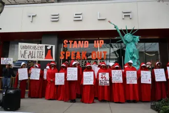 “Under His Eyes We All Die”, a rally for women’s rights