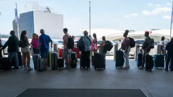 Travelers Brace for Chaos As US Government Shutdown Threatens Holiday Flights