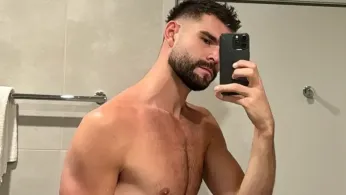 From Silence to Slam Dunks: Isaac Humphries Turns Pain into Power as NBL’s Out Gay Trailblazer