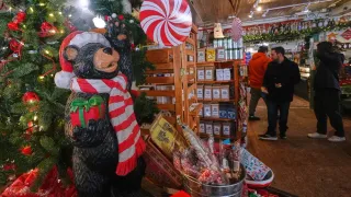 More Thrifting and Fewer Returns, the Early Trends That Defined Shopping This Holiday